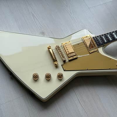 2014 Gibson Limited Edition Lzzy Hale Explorer – Alpine White image 5