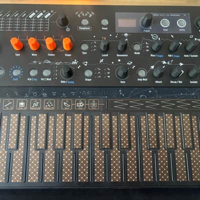 Arturia MicroFreak 25-Key Algorithmic Synthesizer with DECKSAVER AND HARD CASE image 1