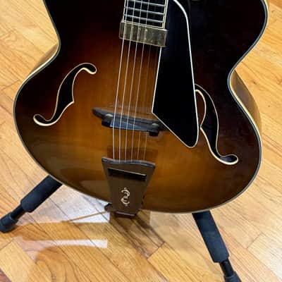 DeCava Stratford archtop guitar 2012 - Almond Burst image 4