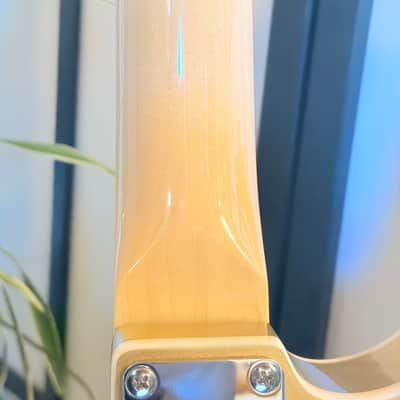 Squier Paranormal Custom Nashville Stratocaster with Laurel Fretboard 2023 - Present - Aztec Gold image 8
