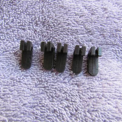 Gibson? TP-6 Tailpiece Claws Set Of 5 String Anchors/Claws Potentially For A Gibson TP-6 Tailpiece Bild 1