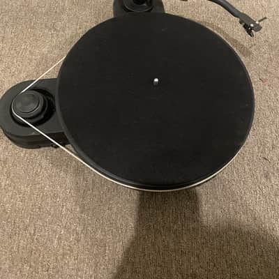 Pro-Ject Elemental Turntable Elemental Turntable RPM-1 GENIE 2 image 5