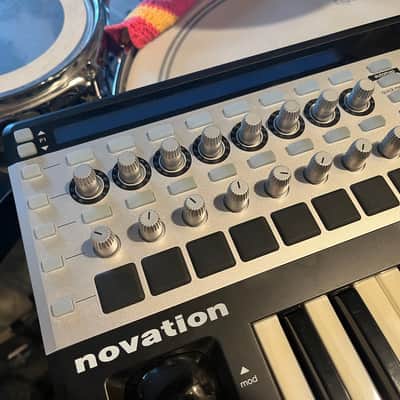 Novation ReMOTE 25 SL MKII MIDI Controller 2008 - Gray image 3