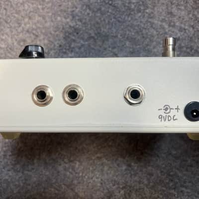 Switchazel Boutique AB/Y Switcher with Tuner Out (Preowned) image 2