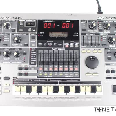 Roland MC-505 Groovebox synthesizer sequencer drum machine VINTAGE SYNTH DEALER