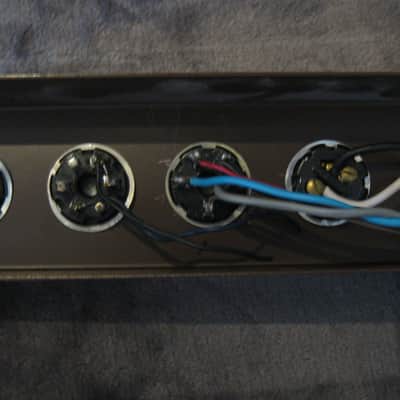 Hammond Outlet box with 2-pin AC input, (1) 5-pin, (2) 6-pin Leslie connectors image 4
