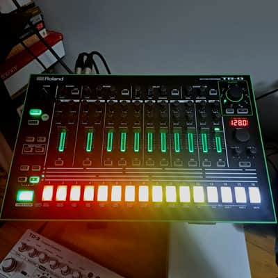 Roland AIRA TR-8 Rhythm Performer Drum Machine 2014 - Present - Black