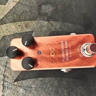 One Control Fluorescent Orange Amp in a Box Pedal image 3