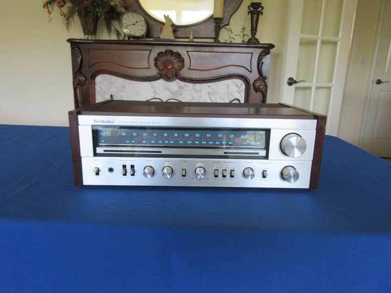Vintage Technics SA-301 Silver Face Stereo Receiver 40 wpc - Phono