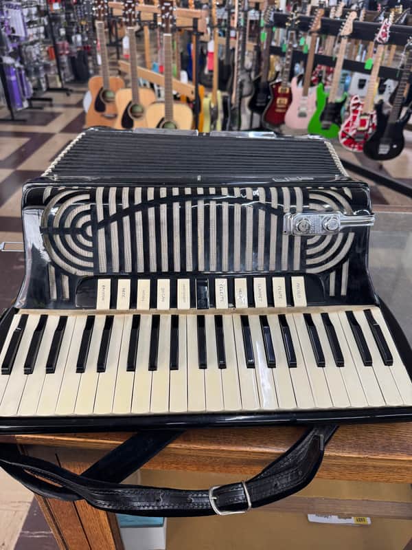 Noble Nobility Accordion - Black image 1