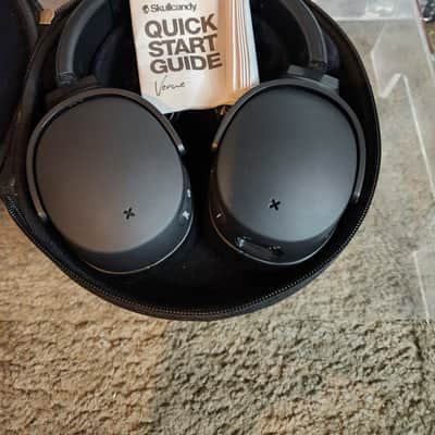 Skullcandy Skullcandy Venue is a wireless, over-ear headphone 2015 - Black image 2