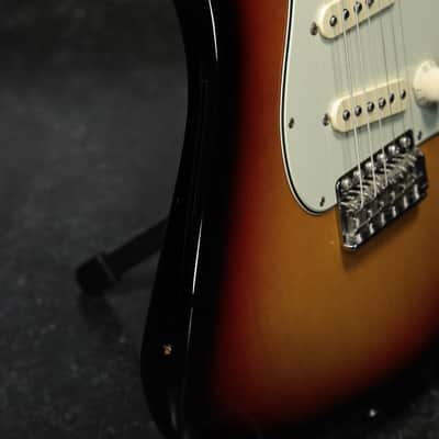 Fender American Vintage II 1961 Stratocaster 3-Color Sunburst [V2205400] (07/30) image 6