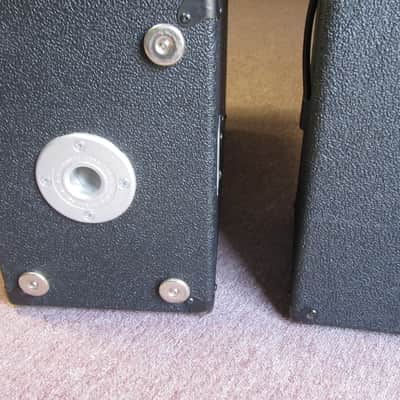 Peavey 112PT PA Enclosure 12-inch Pair with one Peavey stand image 10