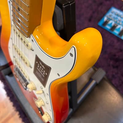 Fender Player Plus Stratocaster 2022 - Tequila Sunrise image 6
