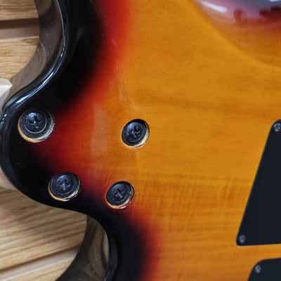 Laguna LE122  Tobacco Burst image 12