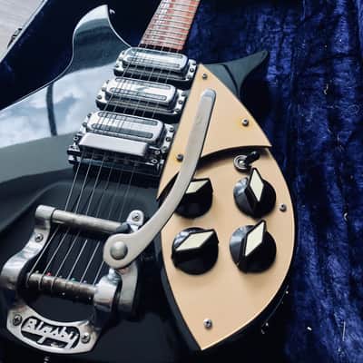 Rickenbacker 325 V59 1998 Jetglo image 3