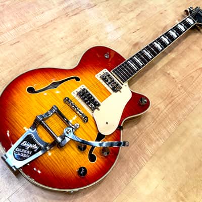 Gretsch G6659T Players Edition Fab Gear Broadkaster Jr. Center Block Flametop with Bigsby Electric Guitar 2025 - Cherry Sunburst image 8