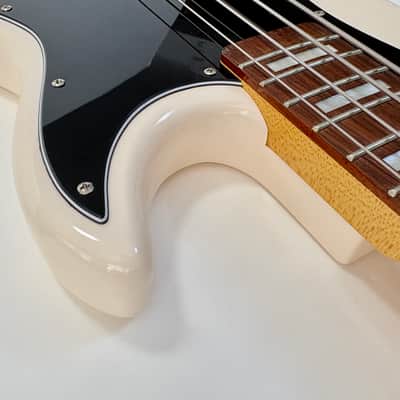 G&L LB-100 Tribute 2020 Olympic White image 13