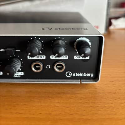 Steinberg UR44 6x4 USB 2.0 Audio Interface with MIDI - Silver/Black image 3