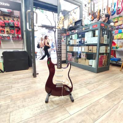 Fender Stratocaster Standard 2006 - Wine Red Maroon image 2