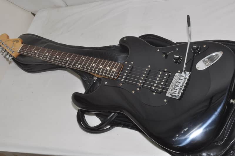 Fender Stratocaster Electric bass Electric Guitar Ref No 7747 image 1