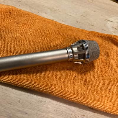 Vintage AKG D190E Microphone image 3