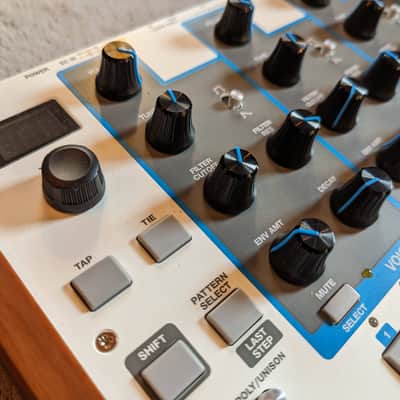 AKAI Analog Timbre Wolf - It's BETTER Than You Think image 4