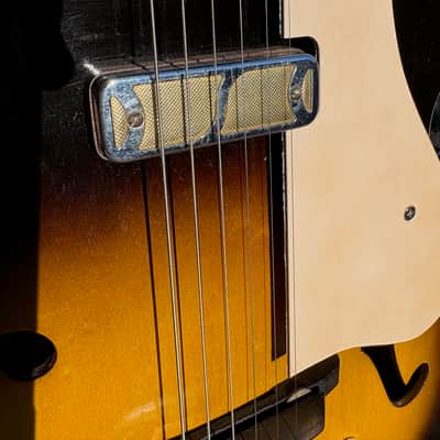 Harmony Rocket H53 DeArmond Pickup 1961 - Nitro Cellulose Lacquer Sunburst image 10