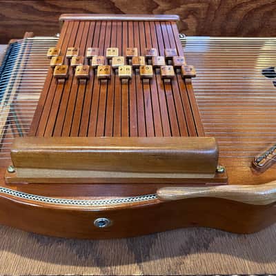 Orthey Custom 21-Key Autoharp Cherry Finish w/ Pickup and Gig Bag image 8