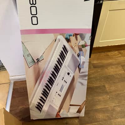 Yamaha EZ-300 61-Key Portable Keyboard with Light-Up Keys 2020 - Present - Silver