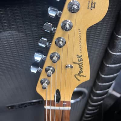 Fender Player Stratocaster HSS Plus Top with Pau Ferro Fretboard 2019 - 2024 - Tobacco Sunburst image 4