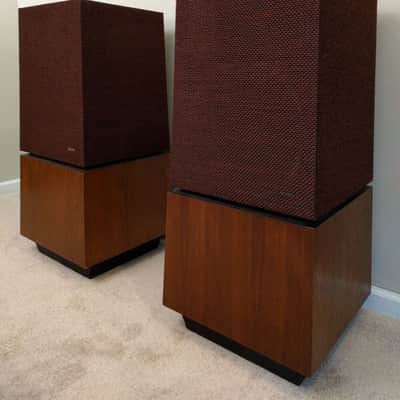 ESS AMT 1B  1976 Walnut Beautiful Shape Recently Professionally Refoamed image 1