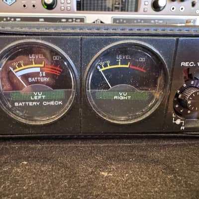 Marantz PMD430 tape recorder with power supply and case image 3