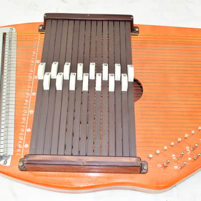 Oscar Schmidt 15-Chord Autoharp w/ Case & Book image 6