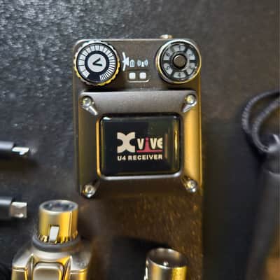 Xvive U4 Wireless In-Ear Monitor System 2019 - 2020 Black image 2