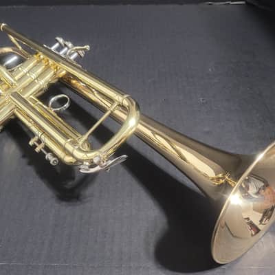 Bach Stradivarius 43G Bell Trumpet, 2 Mouthpieces &2 handle hardwood case. - Clear Lacquer image 17