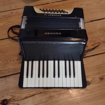 Hohner Student IV Black image 1
