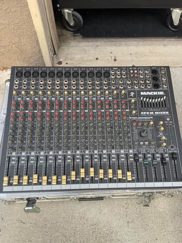 Mackie CFX16 16-Channel Compact Integrated Live Sound