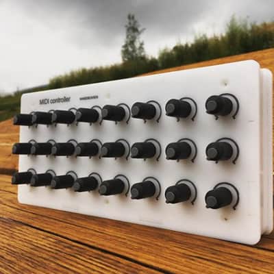 Nakedboards MC-24 MIDI-Controller with MIDI-Out Port image 1