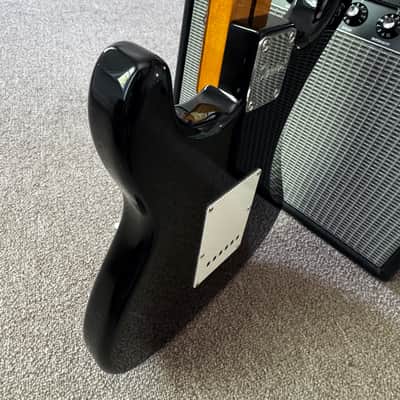 Squier Classic Vibe '70s Stratocaster with Laurel Fretboard 2019 - Present - Black image 15