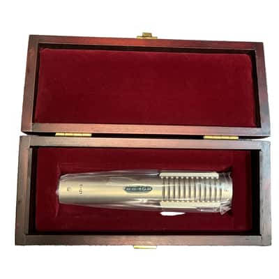 Royer Labs R-121 Ribbon Microphone (Pre-owned in excellent condition) image 1