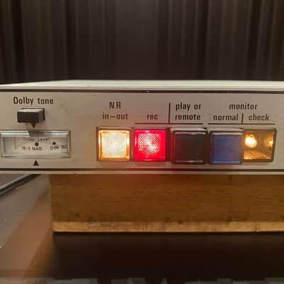 配信機器・PA機器・レコーディング機器 Dolby 361 A-Type Noise reduction system 1280px-Dolby361.jpg