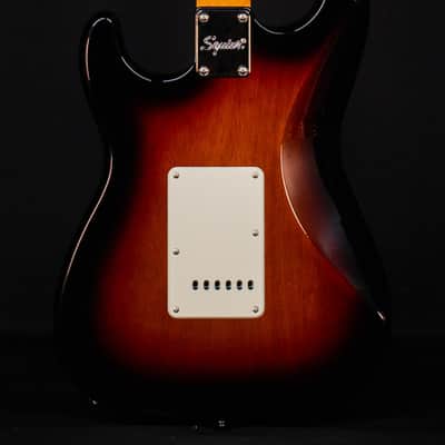 Squier Classic Vibe '60s Stratocaster, Laurel FB, 3-Color Sunburst image 3
