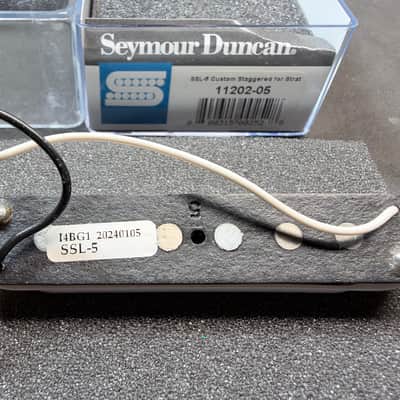 Seymour Duncan SSL-5 Custom Staggered Strat Pickup 2010s - White image 2