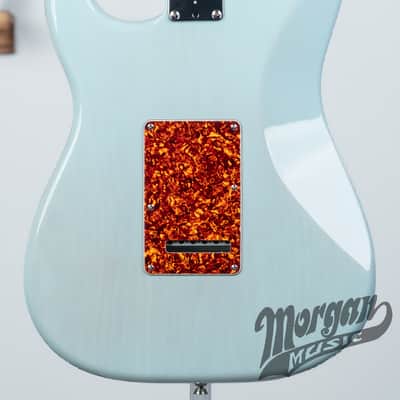 Fender Limited Edition American Professional II Stratocaster Thinline - Daphne Blue image 4