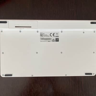 IK Multimedia UNO Drum Analog/PCM Drum Machine 2019 - Present - White / Black image 3