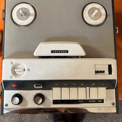 Concord Electronics Corp. Model 220 Tube 1/4" Reel to Reel Tape Recorder 60's image 1