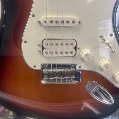 Fender Player Stratocaster HSS with Maple Fretboard  - Present - 3-Color Sunburst image 10