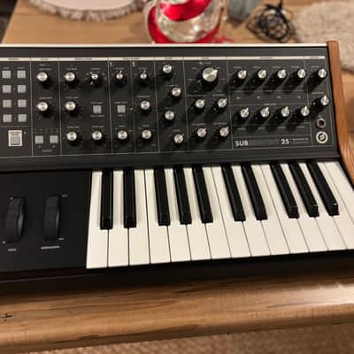 Moog Subsequent 25 Analog Synth 2020 - Present - Black