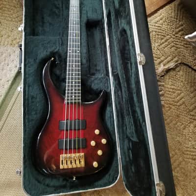Peavey Cirrus 5 Custom Shop USA bass Guitar With Hardcase image 5